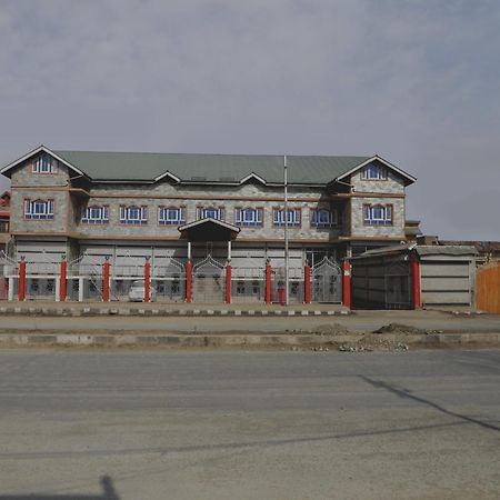 Capital O Sobo Central Srīnagar 외부 사진