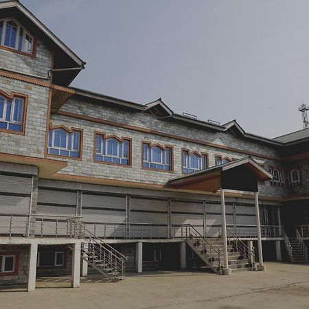 Capital O Sobo Central Srīnagar 외부 사진