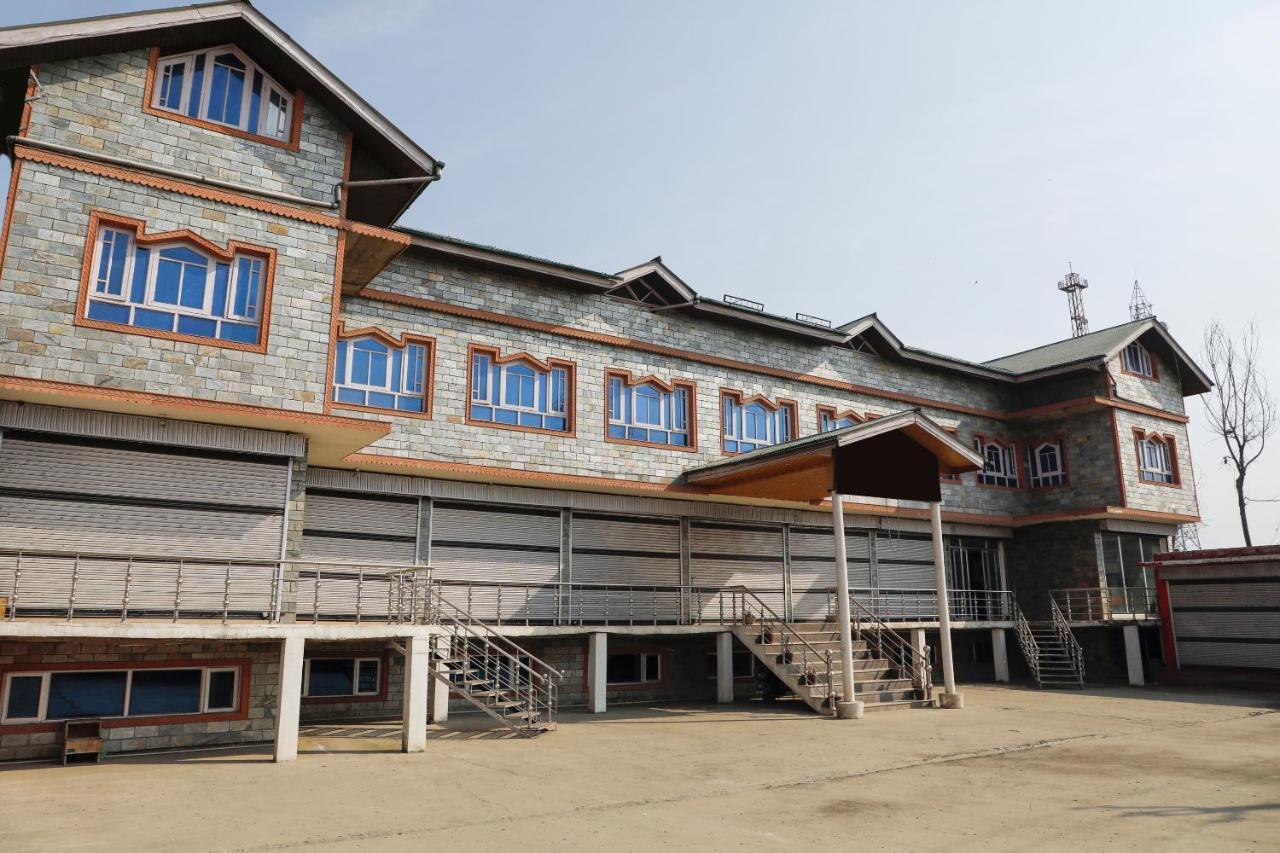 Capital O Sobo Central Srīnagar 외부 사진